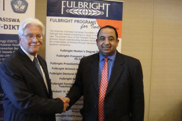 Mahmoud Lamadanie with Fulbright Executive Director
